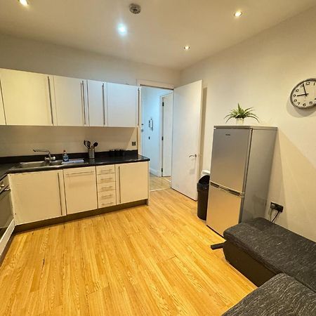 Comfortable - Cosy - Budget Studios In City Center Londen Buitenkant foto