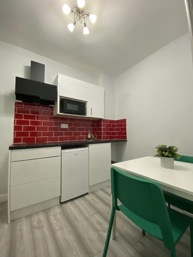 Comfortable - Cosy - Budget Studios In City Center Londen Buitenkant foto