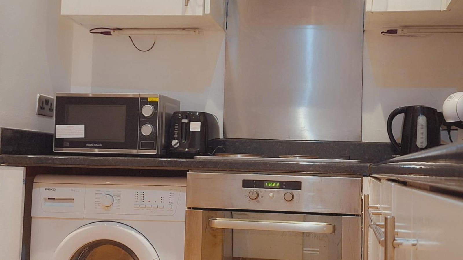 Comfortable - Cosy - Budget Studios In City Center Londen Buitenkant foto