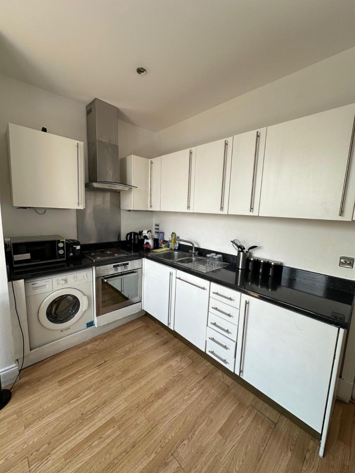Comfortable - Cosy - Budget Studios In City Center Londen Buitenkant foto